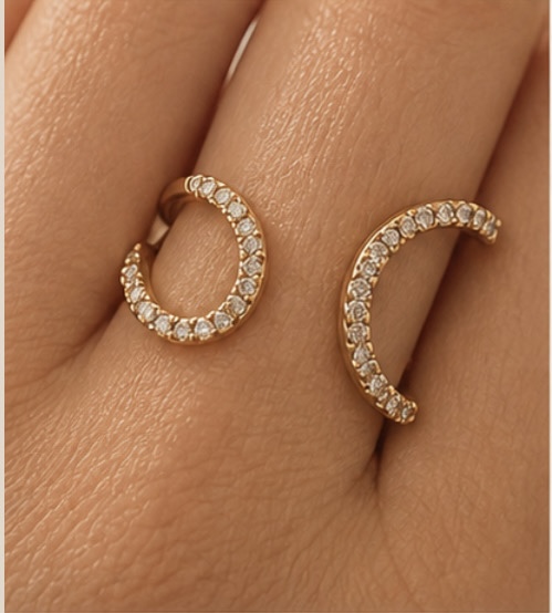 ANILLO INFINITO DORADO Y BRILLANTE